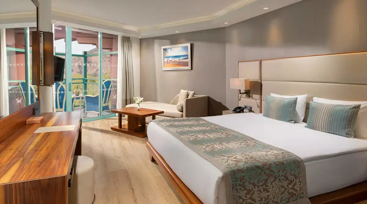 Deluxe Oda Kısmi Deniz Manzaralı