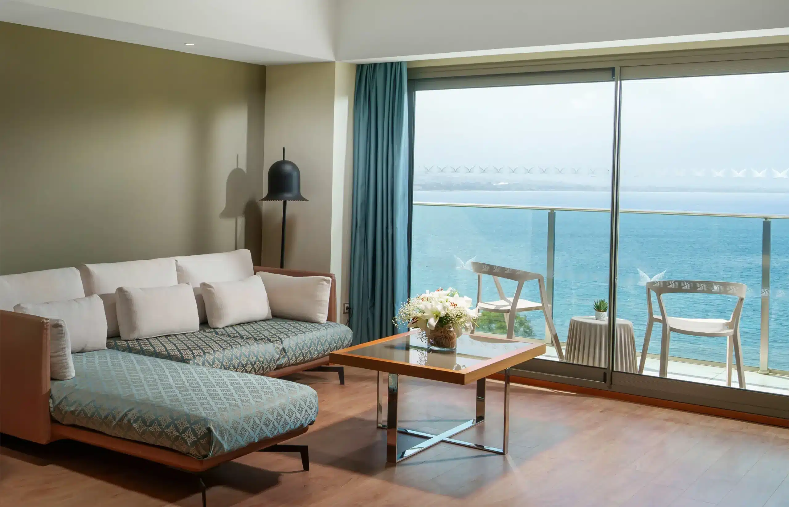 Deluxe Suite Kısmi Deniz Manzaralı
