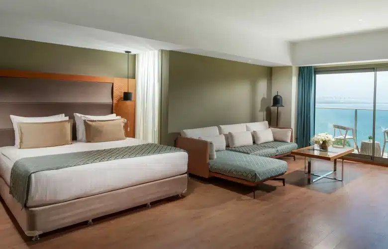 Deluxe Suite Kısmi Deniz Manzaralı