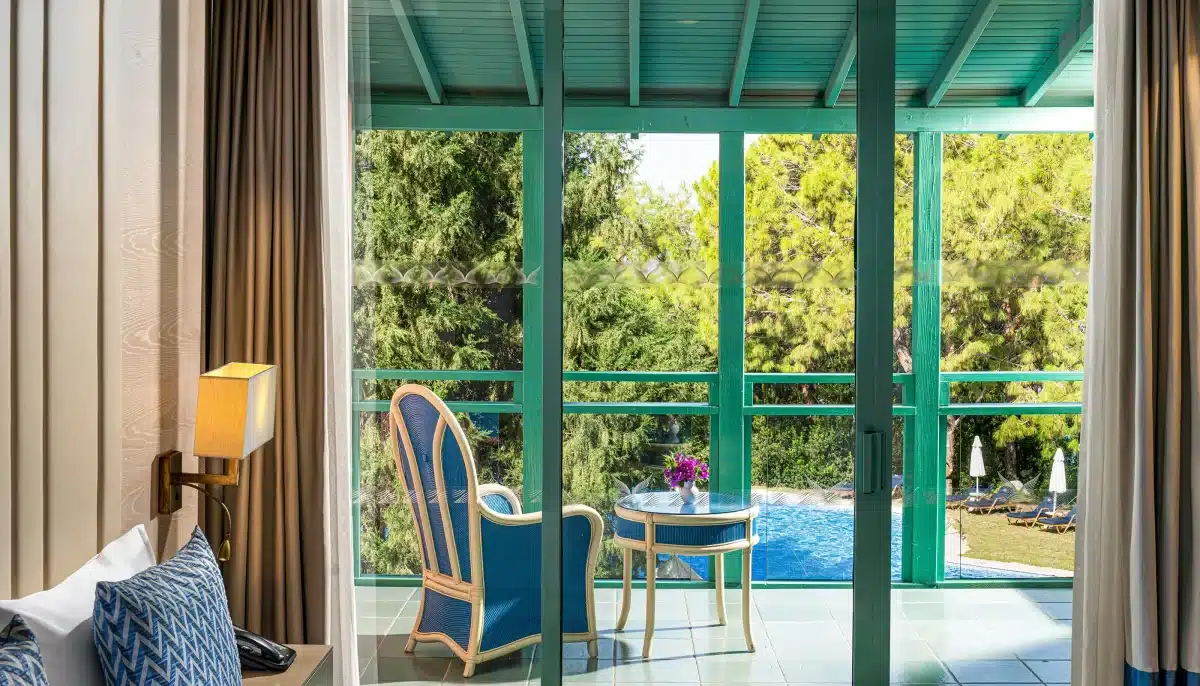 Deluxe Suite Bahçe Manzaralı Jakuzili