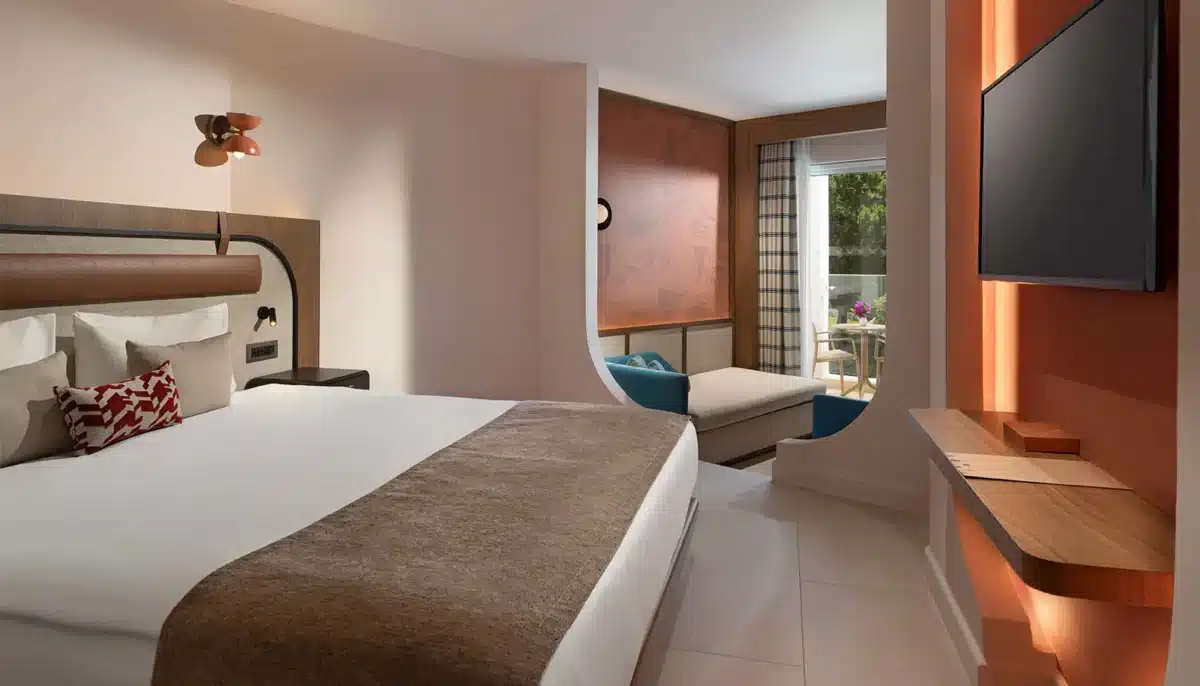 Deluxe Kısmi Deniz Manzaralı Geniş Oda