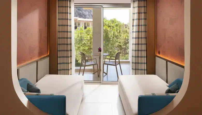 Deluxe Kısmi Deniz Manzaralı Geniş Oda