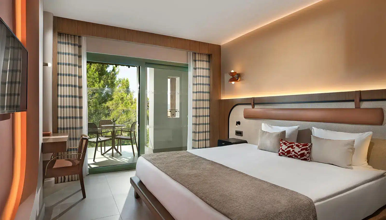 Deluxe Bahçe Manzaralı Aile Odası