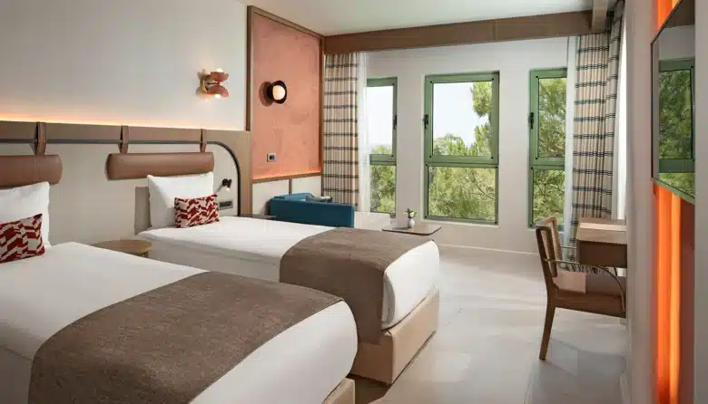 Deluxe Kısmi Deniz Manzaralı Aile Odası