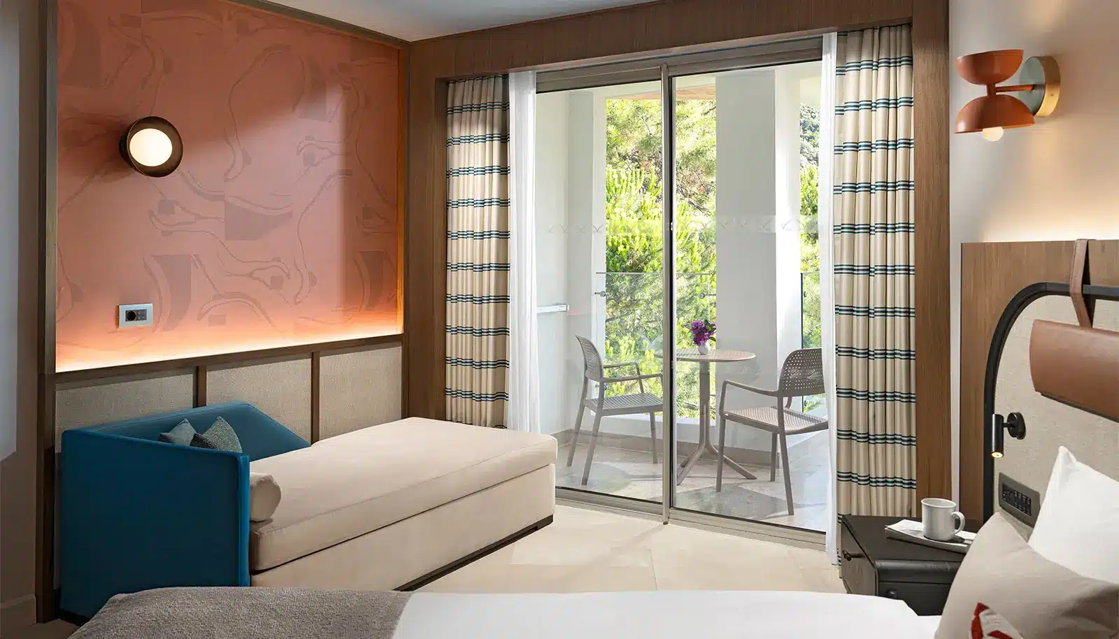 Deluxe Bahçe Manzaralı Bağlantılı Oda