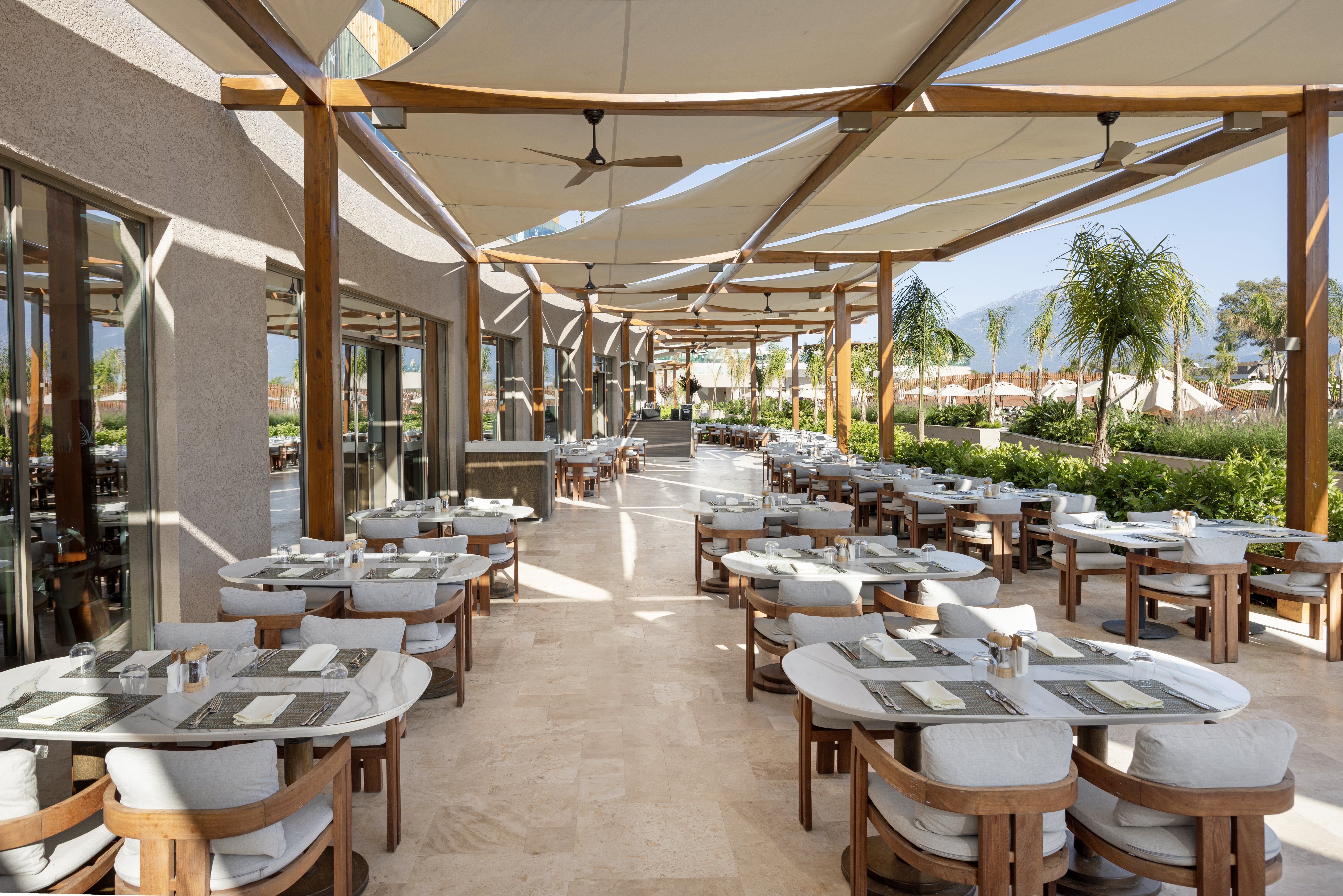 Myra Restaurant - Liberty Signa